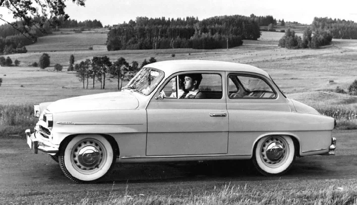 Škoda 440 se v případě brzkého prodeje musel nabídnout Mototechně, která měla předkupní právo. V 80. letech ji už bazary odmítaly