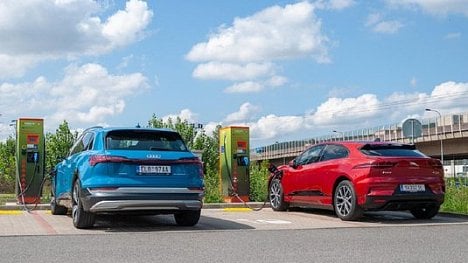 Náhledový obrázek - Srovnání spotřeby SUV elektromobilů: Audi e-tron má větší dojezd než Jaguar i-Pace