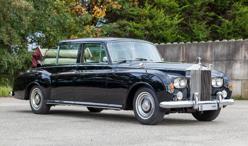 Landaulety byly nedílnou součástí flotil Phantomů, například tato „pětka“. Příď připomíná menší Silver Cloud