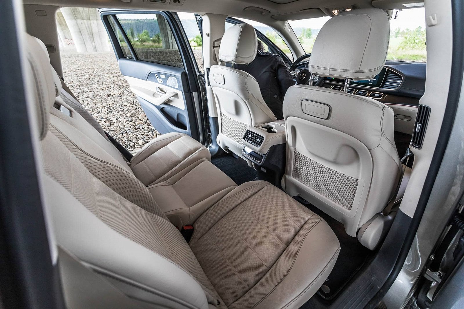 2020-06-mercedes-benz-gls-15.jpg