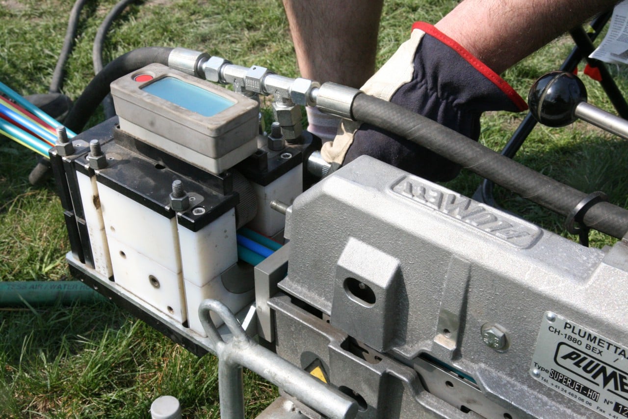 Fotoreportáž: Jak se zafukuje optika do DSLAM