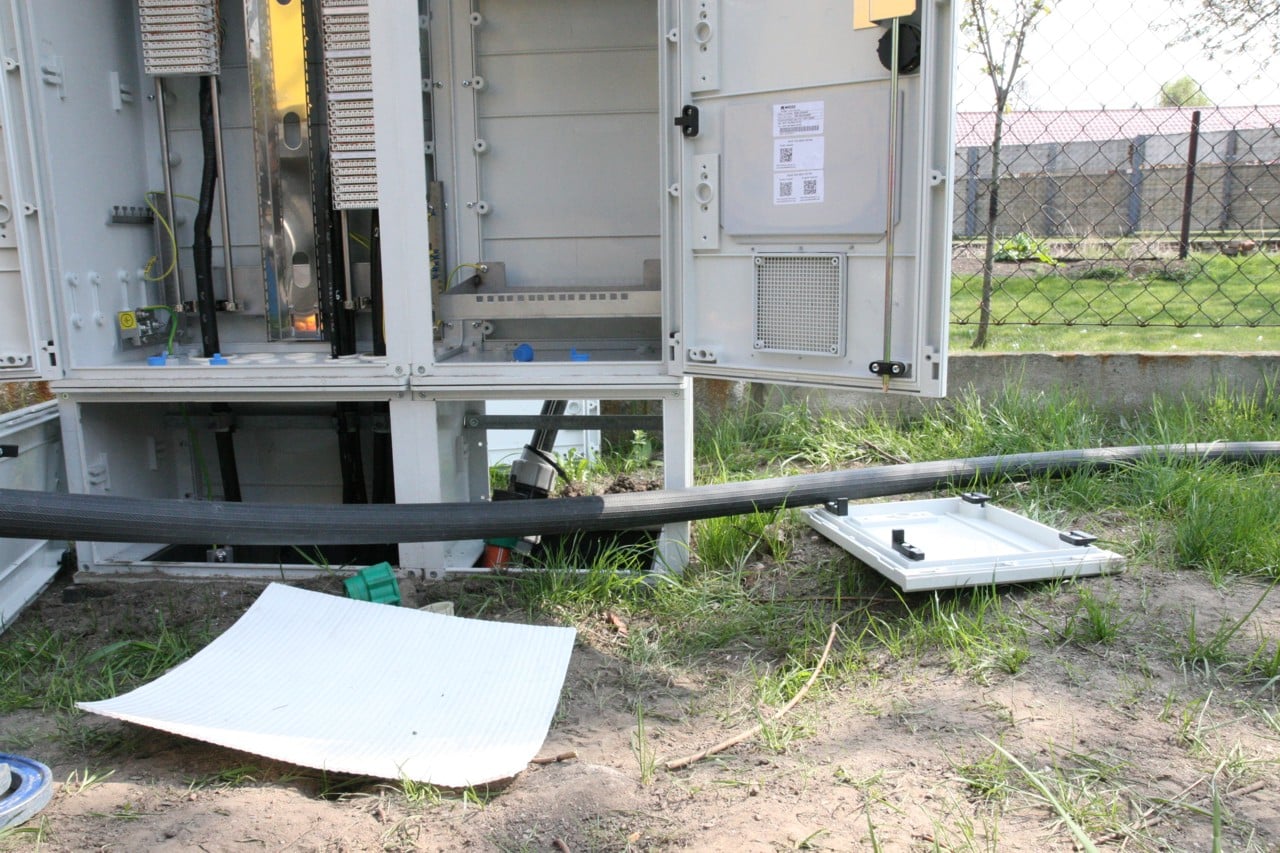 Fotoreportáž: Jak se zafukuje optika do DSLAM