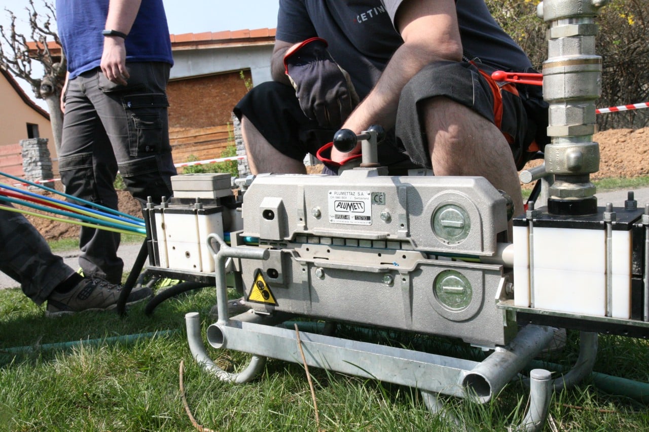 Fotoreportáž: Jak se zafukuje optika do DSLAM