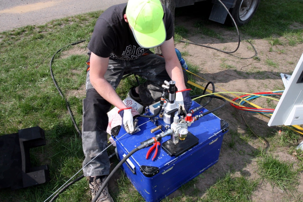 Fotoreportáž: Jak se zafukuje optika do DSLAM