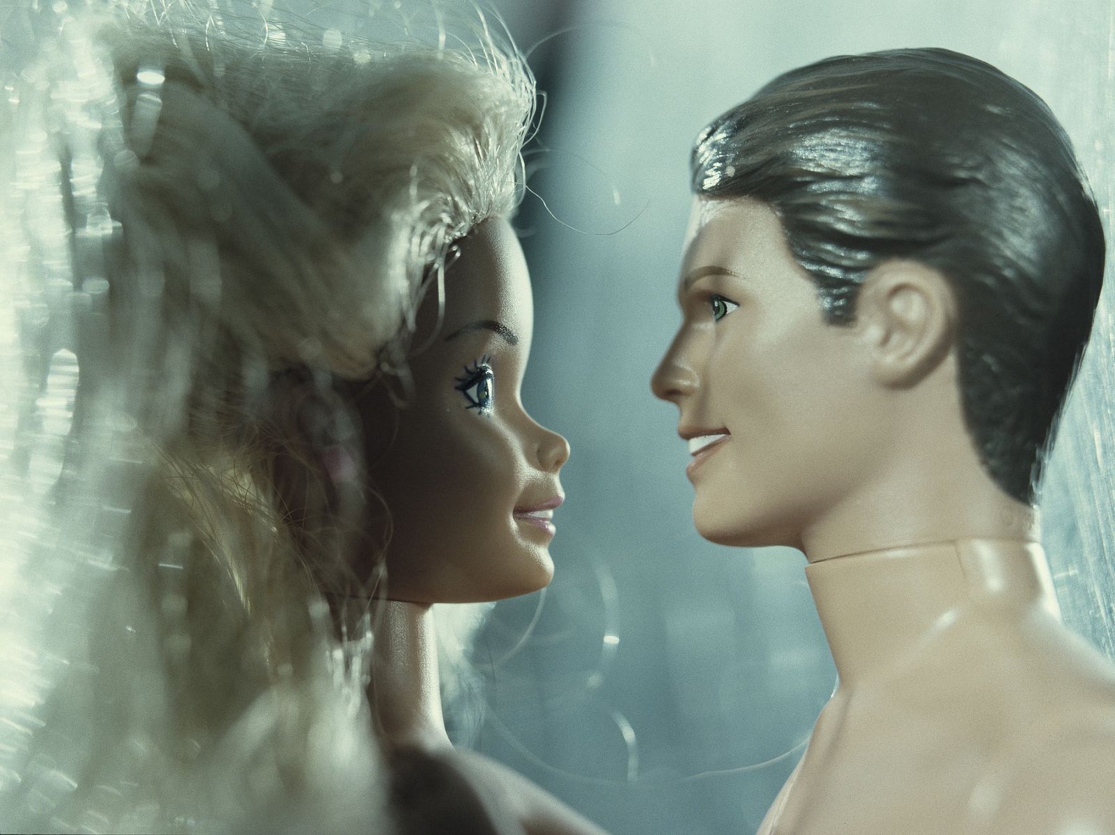 PEDIOFILIE: Nemusí jít jen o Barbie a Kena. Může to být jakákoliv jiná panenka