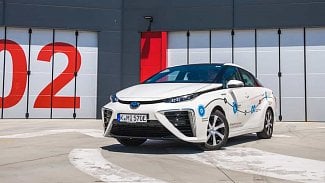 Náhledový obrázek - Toyota oslavila 20. výročí hybridů. Vůbec poprvé zavítala do ČR také vodíková Mirai