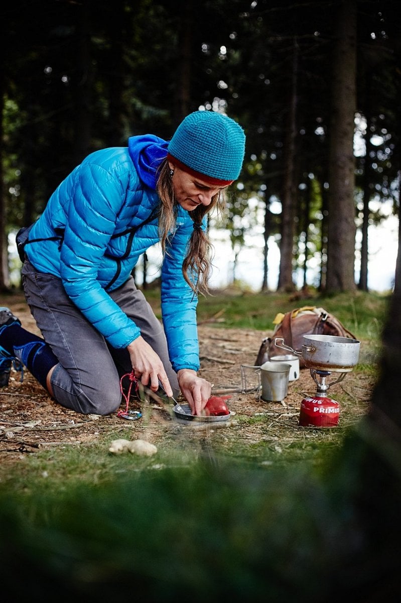 Outdoorová kuchařka: jedinečná příručka výletníků