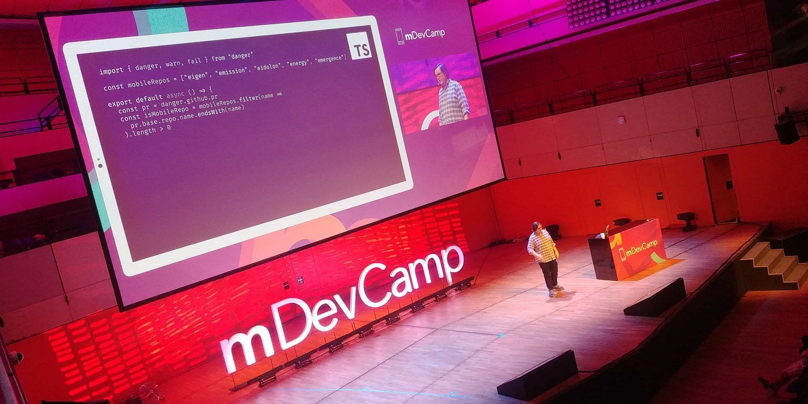 Na ukázky kódu ale samozřejmě také došlo