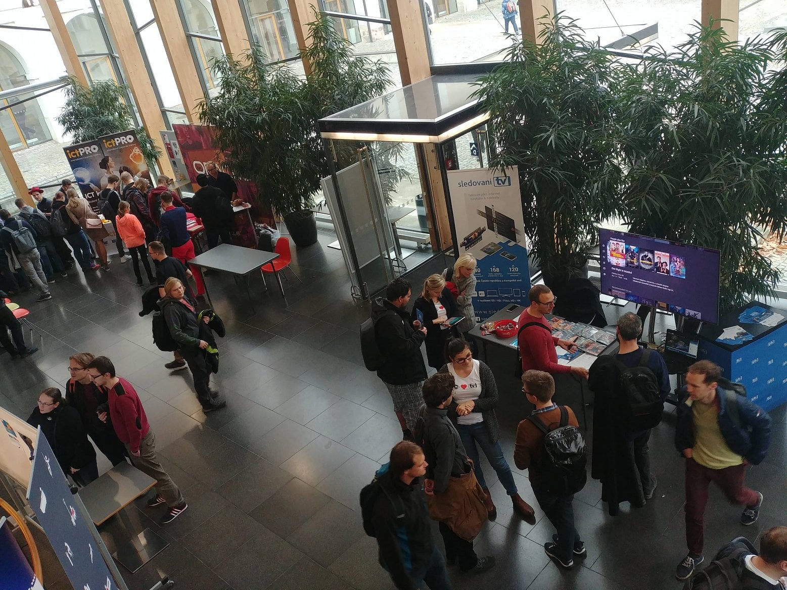 Konference zabrala spoustu prostoru na FIT VUT