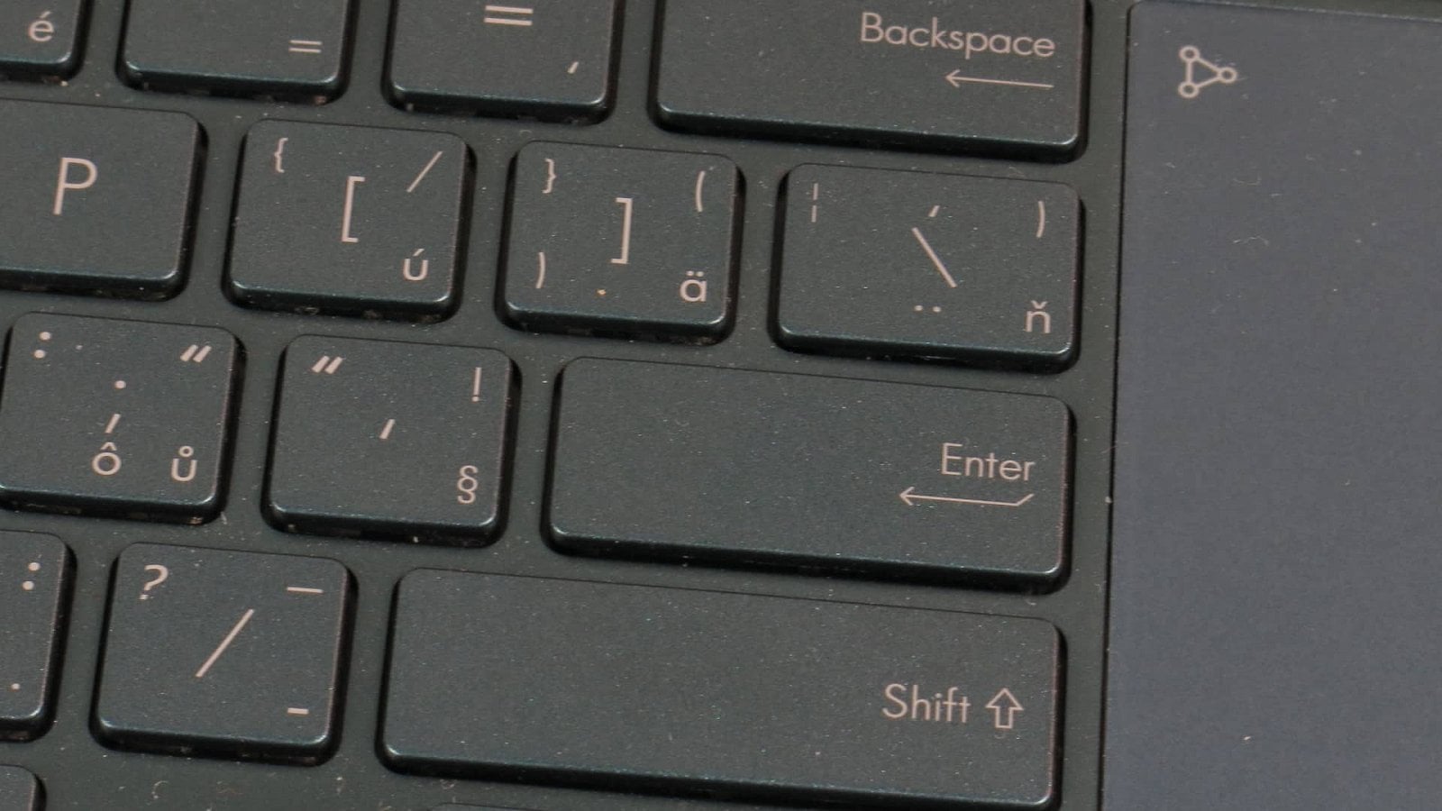 Asus ZenBook Pro Duo recenze10