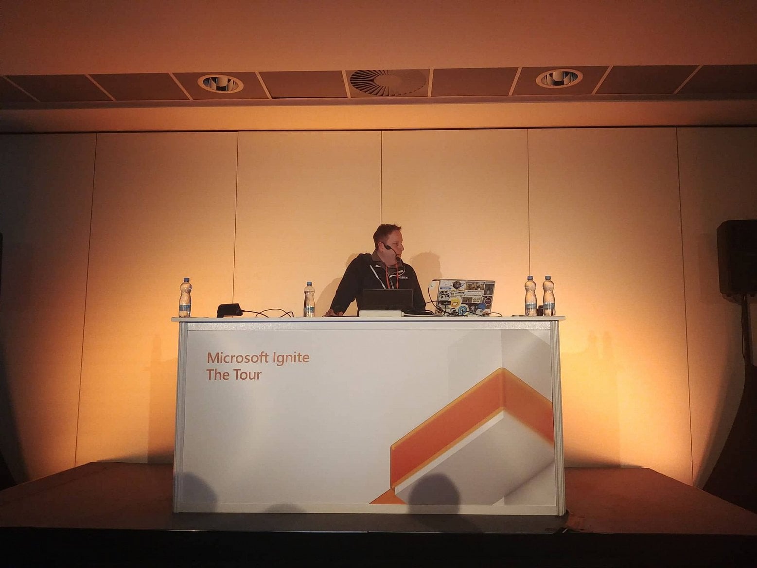 Některé přednášky byly ryze technické, jiné nikoli