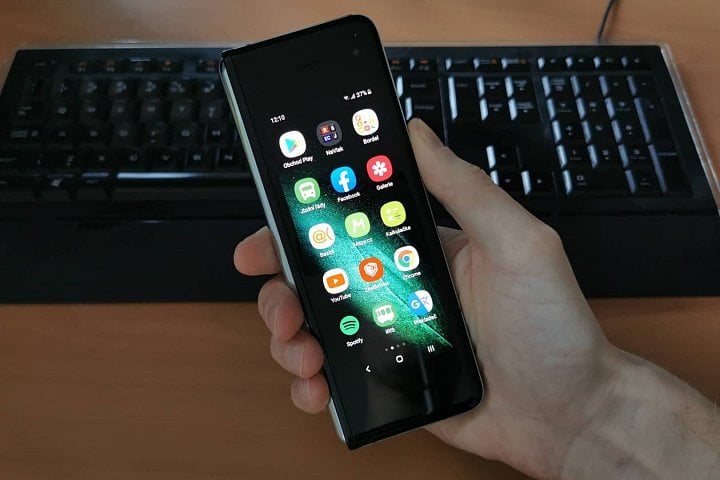 Samsung Galaxy Fold recenze1