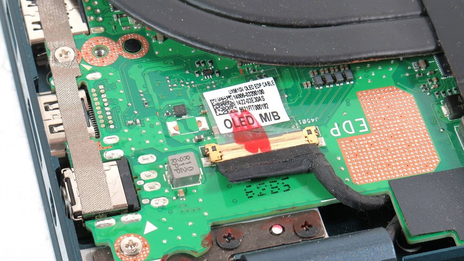 Asus ZenBook Pro Duo recenze19