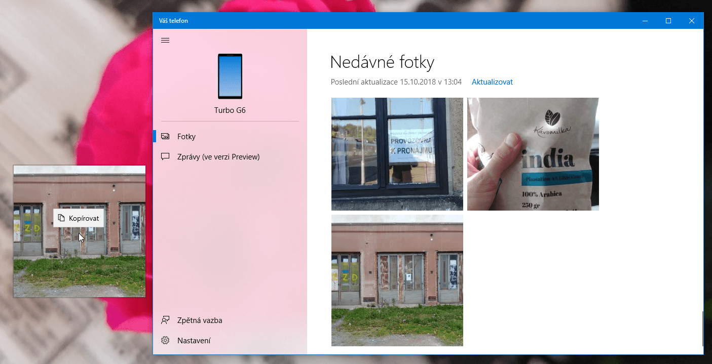 Fotky do počítače přesunete přetažením. bohužel jich aplikace neukáže víc než pětadvacet