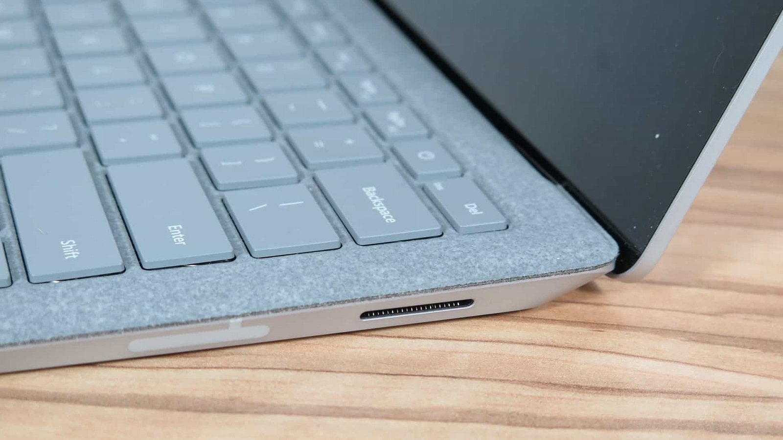 Microsoft Surface Laptop 2 5