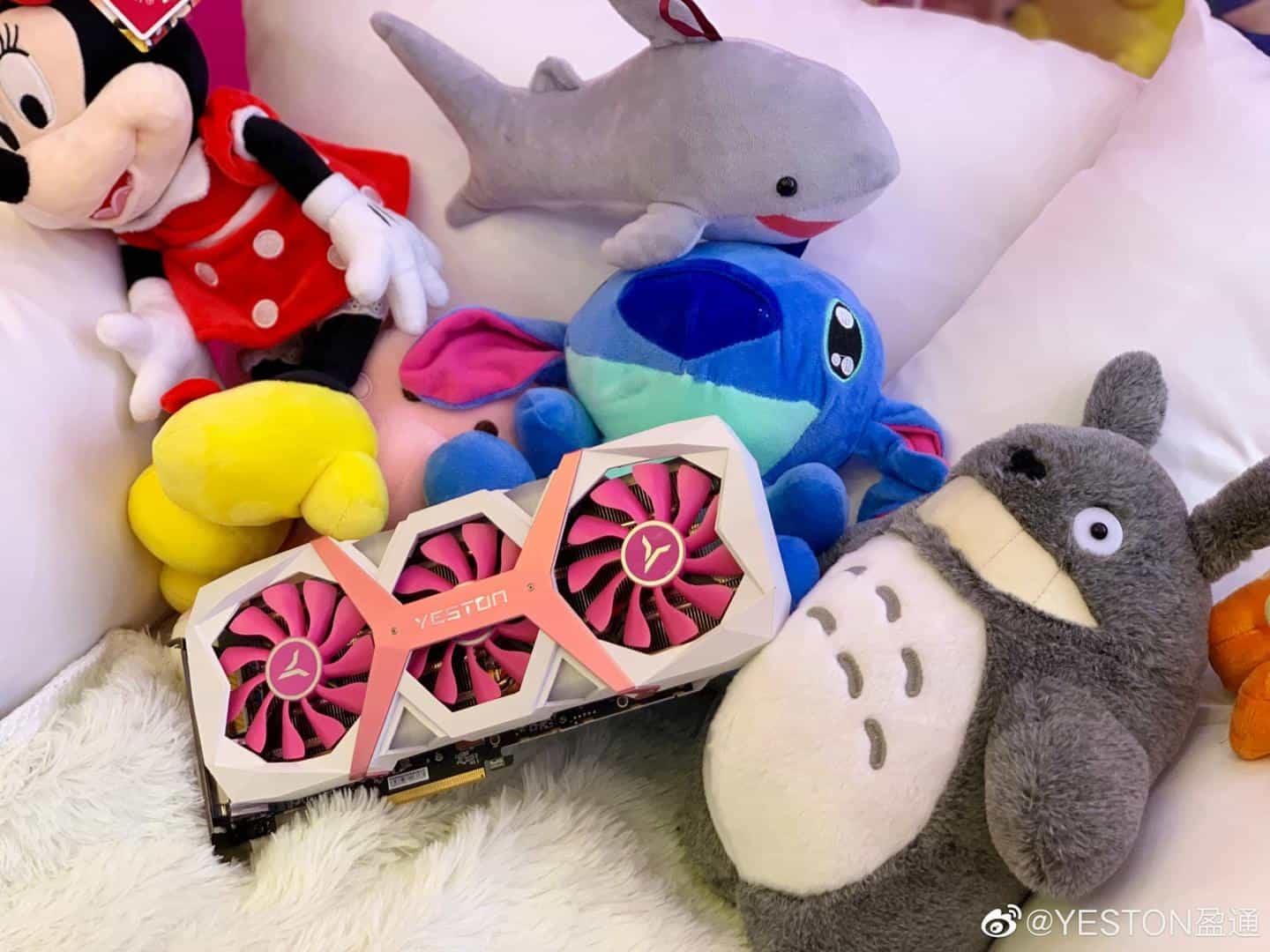 Radeony RX 5700 XT firmy Yeston 04