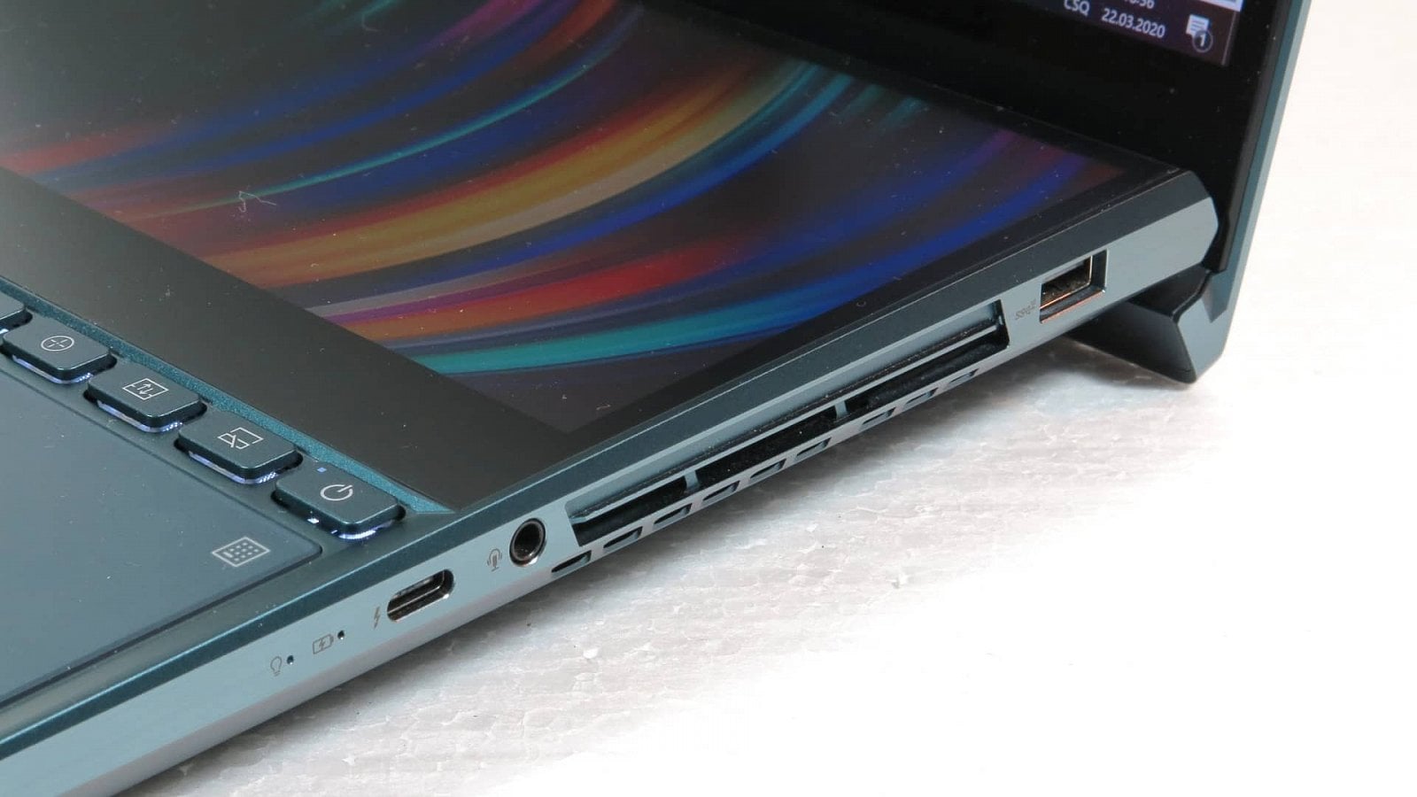 Asus ZenBook Pro Duo recenze6