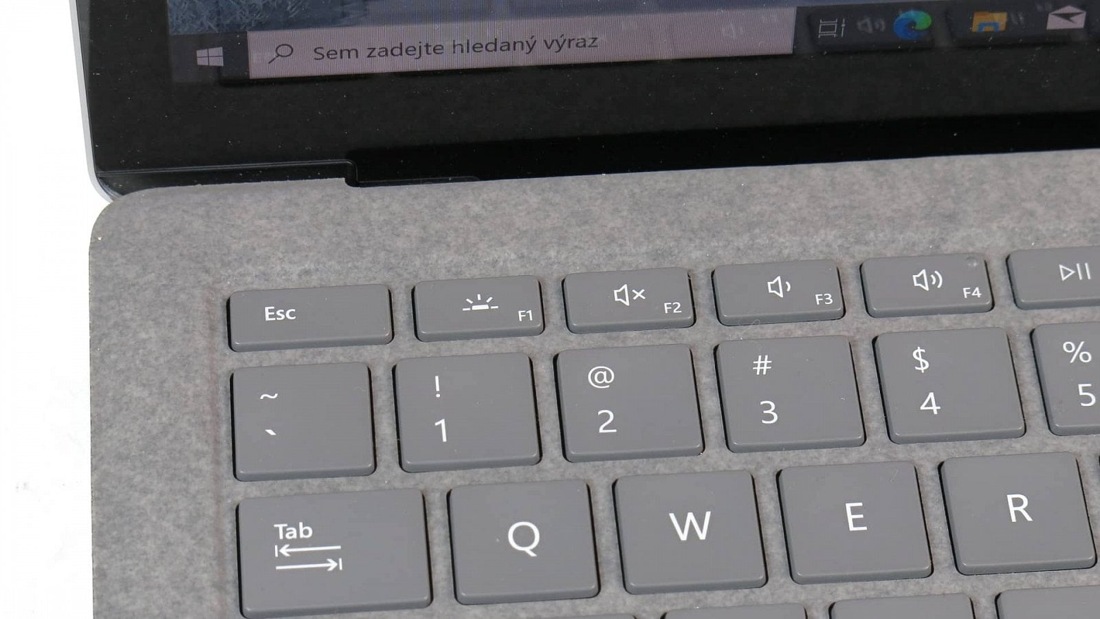 Microsoft Surface Laptop 3 recenze9