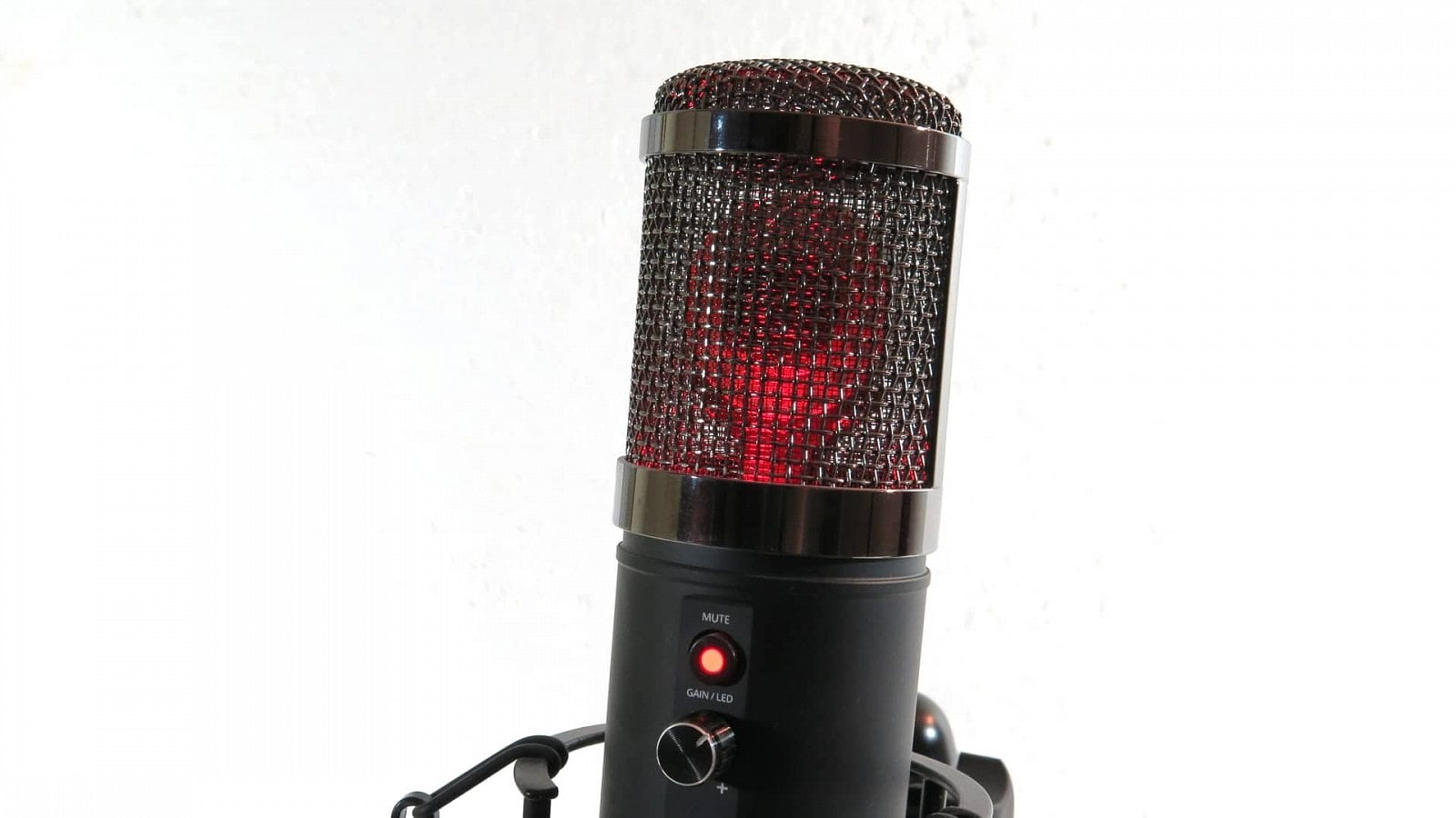 Trust GTX 256 EXXO obr1