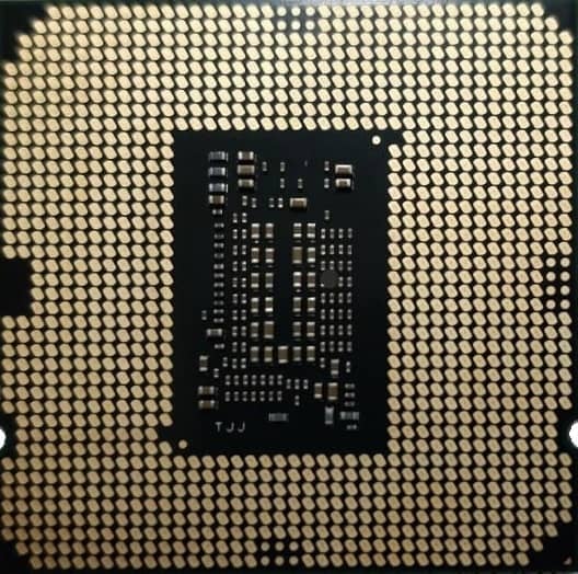 Procesor Intel pro socket LGA 1200 (Zdroj: Imgur)