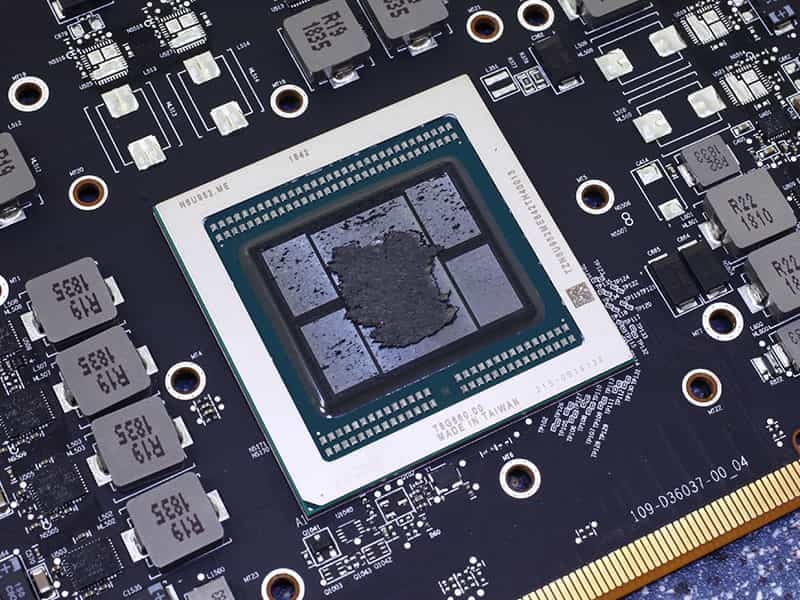 GPU Vega 20 se stopami grafitové teplovodivé vložky (Zdroj: techPowerUp)