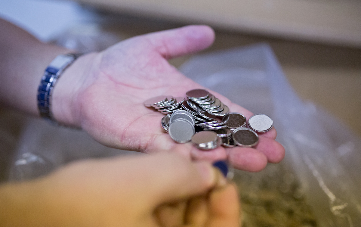 Střížky pro výrobu dvoukorun se galvanizují niklem