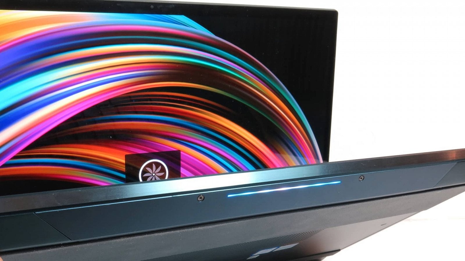 Asus ZenBook Pro Duo recenze15